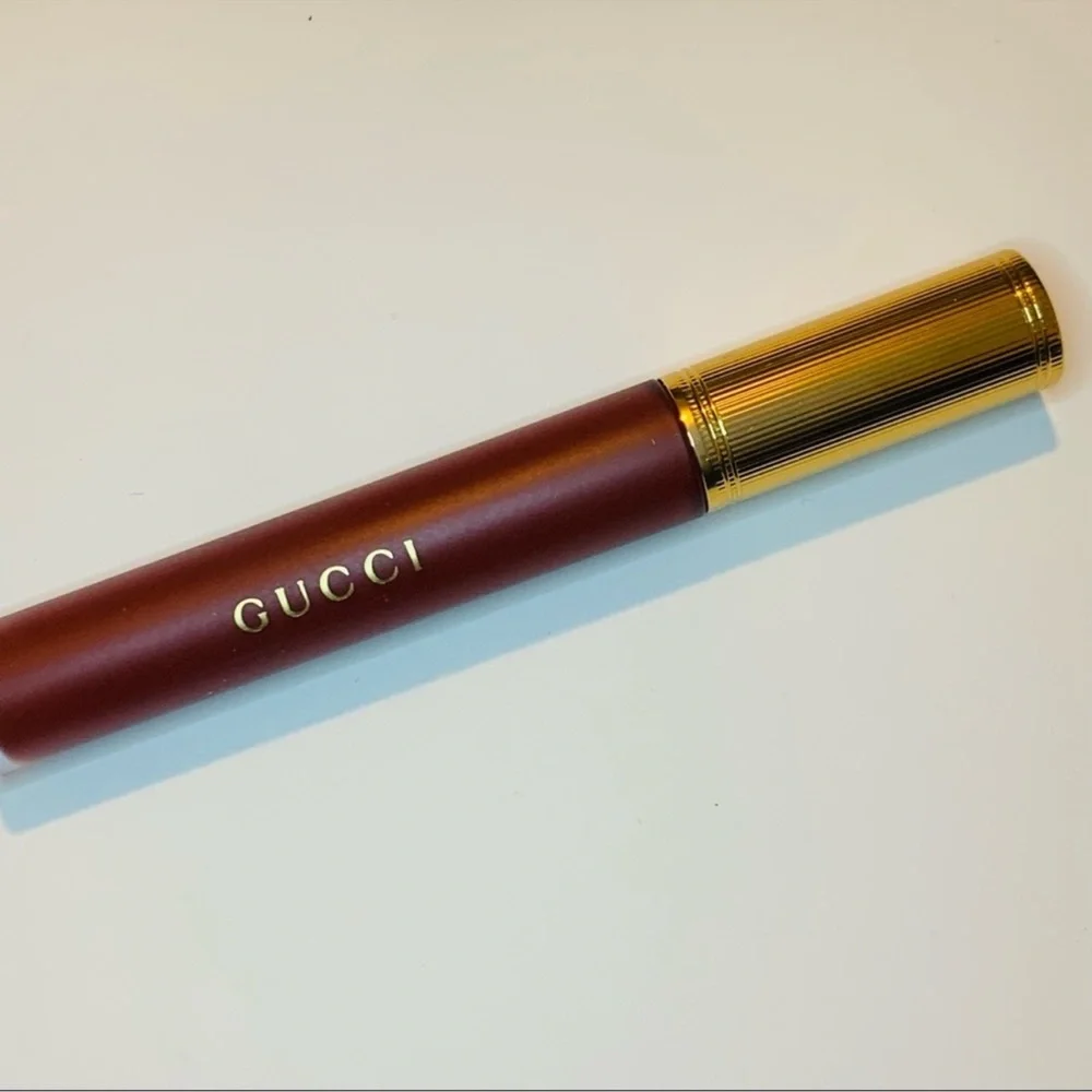 Gucci | Lipstick | Rouge A Levres Liquide Mat | Nellie Red - Picture 12 of 13